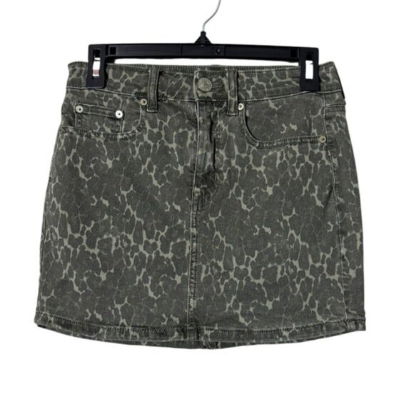 Y2K American Eagle Micro Mini Camo Skirt Size 2 Jean Denim Festival Army Green - Picture 1 of 6